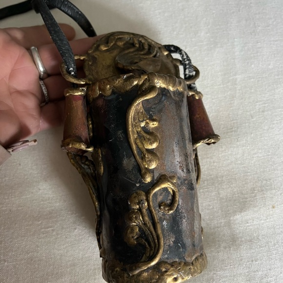 Vintage ALL METAL WITH QUARTZ CRYSTAL DETAIL ON TOP - Picture 6 of 6